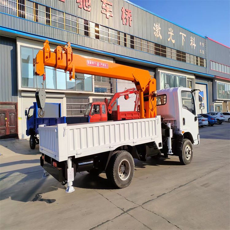 银州区三轮随车吊定制 农用改装机自备吊中瑞长期出售